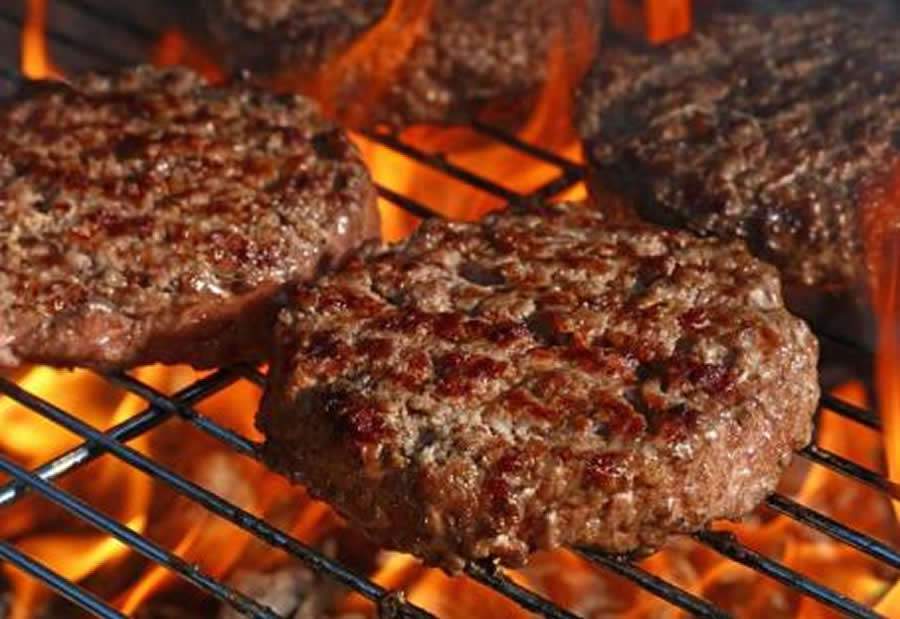 Hambúrguer saudável existe? Nutricionista do CEUB revela vantagens das receitas artesanais