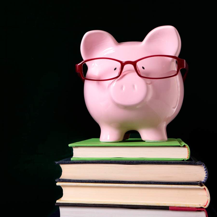 Dia nacional da leitura: quatro livros para começar e manter uma vida financeira saudável