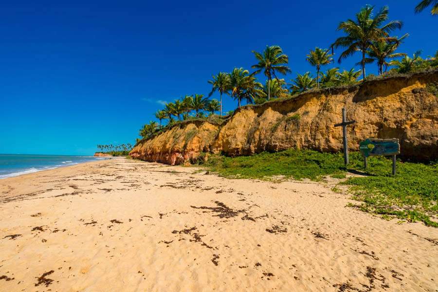 Barra do Cahy: Conheça a primeira praia do Brasil e seus encantos