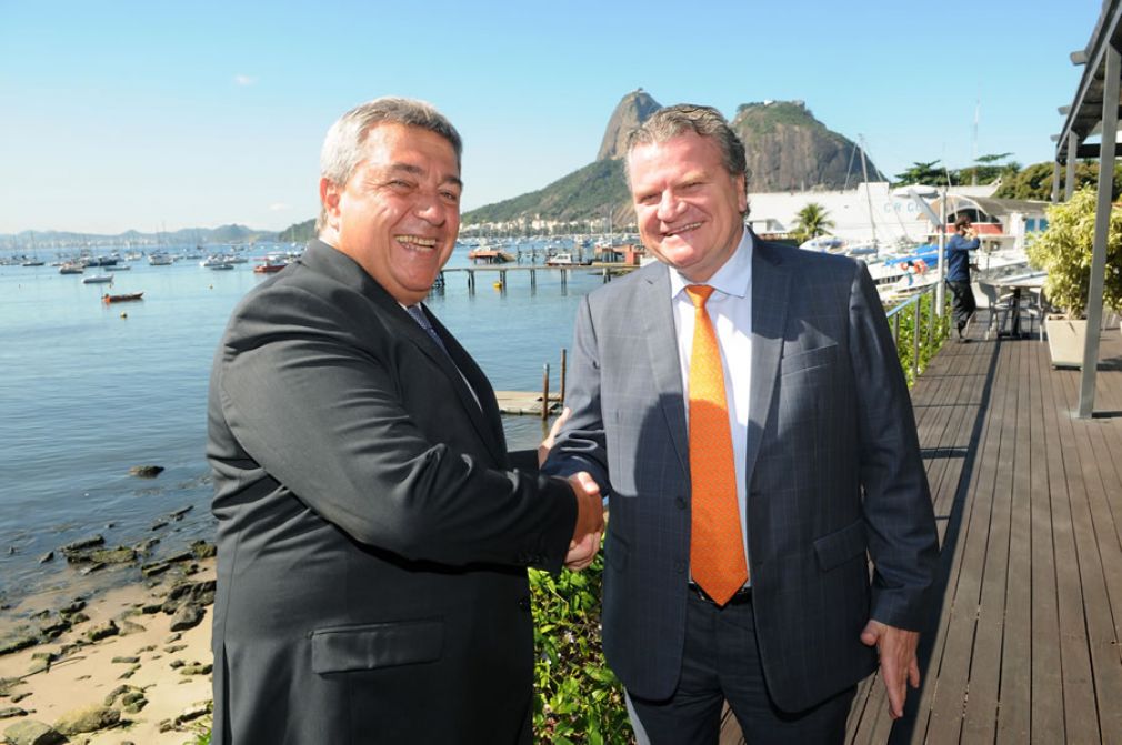 Presidente da TOKIO MARINE, José Adalberto Ferrara e o presidente da Aconseg-RJ, Luiz Philipe Baeta Neves em encontro no Rio de Janeiro