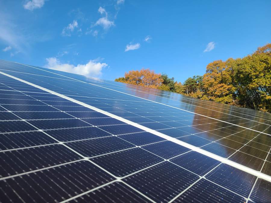 DAH Solar lança módulos solares com células que podem atingir eficiência de conversão energética de 26,5%