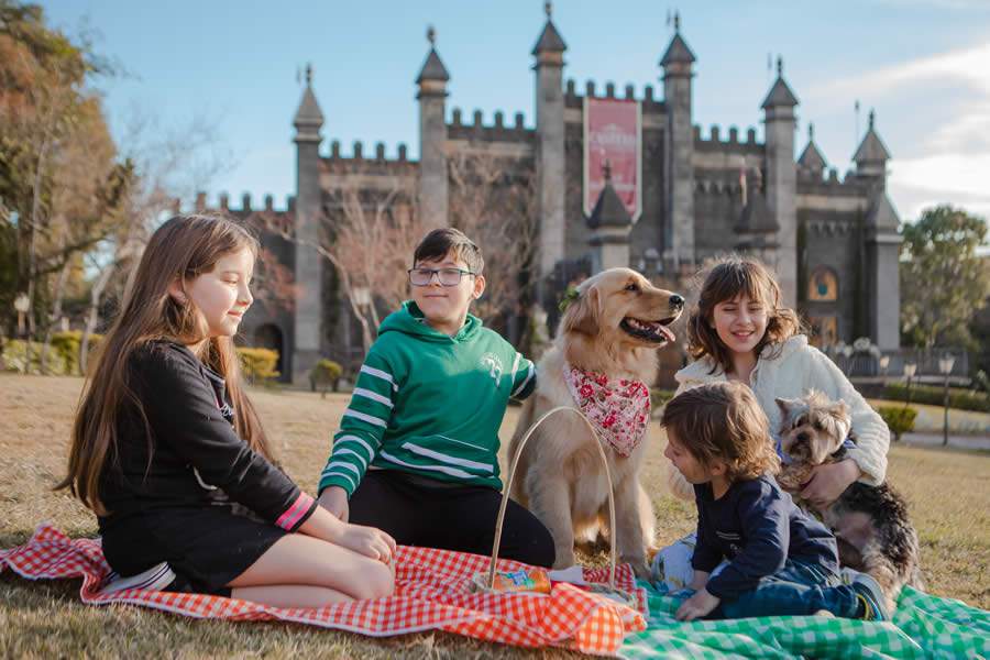 Castelo dos Vinhais promove piquenique com os Pets