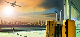 Overbooking, atrasos e cancelamento de voos são problemas comuns quando se trata de viagens aéreas - Freepik