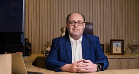  Imagem Freepik; Foto Marcio Andrade, CEO da Claps