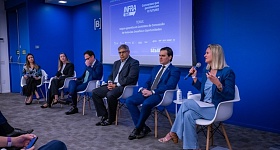   Convidados do Infratalks debatem o tema de seguro garantia durante o evento realizado em SP. Foto: Divulgação/B3