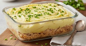 Escondidinho de frango com batata inglesa feito com leite desnatado é uma opção mais adequada para dietas de défcit calórico - Divulgação