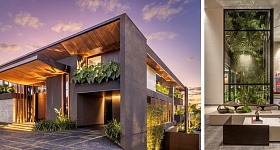 Cada vez mais, o verde “invade” a arquitetura e promove a integração entre os ambientes internos e externos. Na primeira imagem, as plantas envolvem a fachada e a área externa da residência. Na segunda foto, um jardim de inverno leva a natureza para dentro da sala | Projeto de paisagismo: Depieri Paisagismo | Projeto de arquitetura: Denise Zuba Arquitetos | Fotos: Edgard Cesar