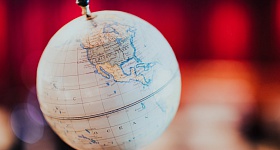  Empreendedores brasileiros ampliam a presença no exterior, seja para abrir frentes de operação, seja para ampliar repertório. - Freepik