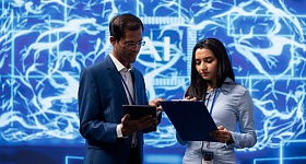 Com a consolidação da Inteligência Artificial como base das operações,o marketing caminha para uma fase mais preditiva, integrada e orientada por desempenho. (Créditos: Envato)