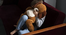 Nova lei que aumenta as penas para crimes contra a dignidade sexual praticados contra pessoas vulneráveis e amplia os mecanismos de proteção às vítimas - Freepik