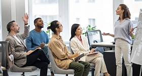  Segundo Valdireni Alves, a mulher que se comunica bem é mais ouvida, respeitada e consegue obter maior êxito profissional - Crédito das demais fotos Freepik