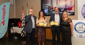  Foto: (E/D) Augusto Esteves, Karine Brandão, Leonardo Marins e Catia Guirao (vice-presidente da UCS)