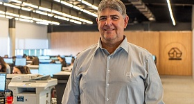 Mauro Andrade, gerente comercial do Consórcio Iveco.