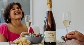 Rhafaela Lima e Izabelly Custódio Dia Mundial do Vinho Cantu Grupo Wine