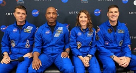  Os astronautas da missão Artemis 2, da esquerda para a direita: Reid Wiseman, Victor Glover, Christina Koch e Jeremy Hansen.