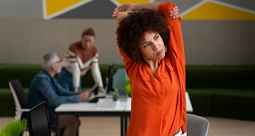 Mulher exercitando - Divulgação_freepik