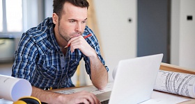 As compras online ou físicas devem ser feitas apenas em lojas com boa reputação | Imagem: Freepik – Gpointstudio