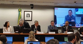 Dyogo Oliveira, presidente da CNseg, apresenta as propostas do setor segurador para mitigar os danos causados pelas mudanças climáticas extremas. - rédito: divulgação CNseg.