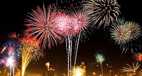 Acidentes com fogos de artifício aumentam durante as festas de fim de ano - Freepik