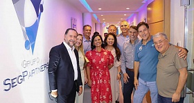  Fotos: Evento de inauguração com corretores acionistas e parceiros do mercado; o CEO Alexandre Camillo