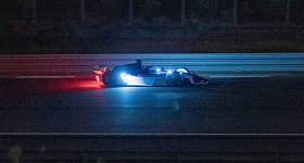 Imagem: Protótipo do Porsche Cayenne Electric e carro da equipe Porsche Fórmula E durante testes da Pré-Temporada, em Valência - Crédito: Fórmula E/Divulgação