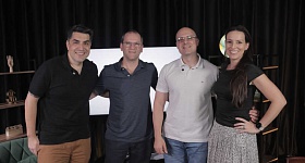 Na imagem, executivos da MATH Group: Marcel Ghiraldini (CSO), André Boger (CEO), Sérgio Larentis (COO) e Fabiana Korte do Amaral (Executive Director Brand and Culture)