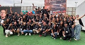 Foto: Equipe MetLife na etapa final da Stock Car