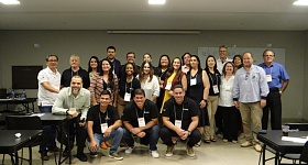     A equipe reunida em Dourados