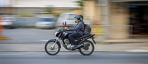 De acordo com Infosiga, 330 pessoas morreram nas ruas da Capital em acidentes envolvendo motos, entre janeiro e outubro de 2023 / Foto: Bruno Coelho
