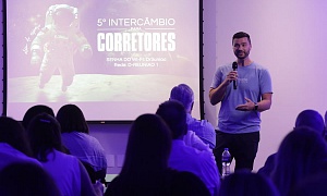   Fotos: Leandro Giroldo apresentando o evento em 2025.