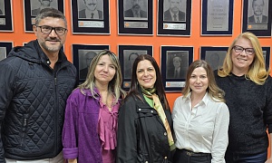 Da esquerda para direita, a diretoria do CVG-RJ: Leonardo Villela, diretor financeiro; Leila Nogueira, vice-presidente; Sonia Marra, presidente; Tatiana Antoniazzi, diretora social e Jacqueline Sorensen, diretora de ensino. Foto: Divulgação