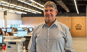 Mauro Andrade, gerente comercial do Consórcio Iveco.