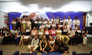  Durante evento, Hapvida entrega 150 certificados a pacientes que concluíram as sessões de quimioterapia - Crédito: Divulgação Hapvida