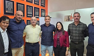 Da esquerda para a direita: Wellington Costa, diretor adjunto do CVG-RJ; Felipe Etur - superintendente comercial da MAG Seguros; Leonardo Lerer, palestrante e sócio head de seguros de Vida da Invest Prime; Ygor Tostes, sócio fundador da Invest Prime e diretor comercial; Sonia Marra, presidente do CVG-RJ; Marcos Vinicius, sócio e diretor de relacionamento da Invest Prime e Henrique Azevedo, gerente comercial da MAG Seguros- Foto: Divulgação