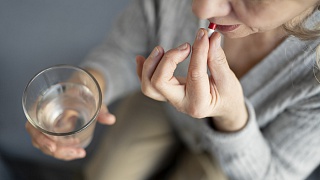 Mulheres que iniciam a Terapia de Reposição Hormonal (TRH) logo no início do climatério apresentam uma redução de até 30% no risco de mortalidade por doenças cardiovasculares em comparação às que não - Freepik