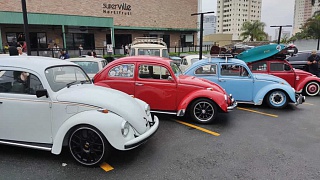 Registro da última edição do Encontro dos Avulsos Brasil, que reuniu mais de 150 veículos ao longo da programação.