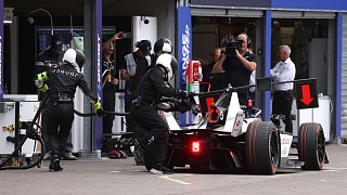   Recarga de 30 segundos feita na garagem da Jaguar TCS Racing, na Temporada - Andrew Ferraro/LAT Images/Fórmula E/Divulgação