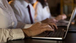 Superar esses desafios não passa por resistir à tecnologia, mas por integrá-la de forma consciente - Crédito: Divulgação 