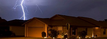 Descargas elétricas no Brasil: um fenômeno natural que exige atenção redobrada à segurança e manutenção de sistemas elétricos e extintores. (Divulgação)