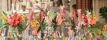 Chá bar com tema Carnaval pede decoração com muitas cores - (Foto: Casa de Valentina)