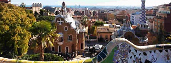 Parque-Guell---Barcelona-Crédito Freepik