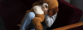 Nova lei que aumenta as penas para crimes contra a dignidade sexual praticados contra pessoas vulneráveis e amplia os mecanismos de proteção às vítimas - Freepik