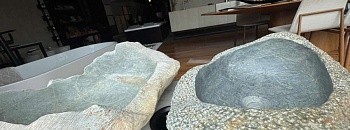     Cubas esculpidas em pedra natural: toque de exclusividade para projetos mais rústicos - Divulgação