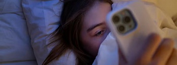  Estudo mostra que 7 em cada 10 adolescentes estão com déficit de sono; especialistas advertem que dormir pouco traz consequências negativas para a saúde e o aprendizado - Crédito das fotos Freepik