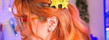 Cor, brilho e personalidade no cabelo: Mih transforma o Carnaval em arte com acessórios criados por ela na Cricut.