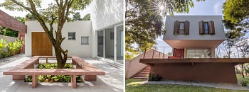   No coração da casa projetada pelo arquiteto Raphael Wittmann, uma imponente árvore Jacarandá dá forma ao pátio central, em torno do qual toda a residência se organiza | Projeto Rawi Arquitetura | Fotos: Rafael Renzo