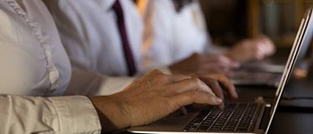 Superar esses desafios não passa por resistir à tecnologia, mas por integrá-la de forma consciente - Crédito: Divulgação 