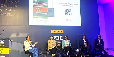 Painelistas debatem sobre o setor segurador no desenvolvimento de ações para viabilização de PPPs e concessões. Foto: Divulgação/CNseg