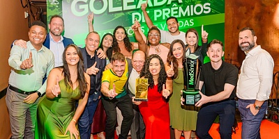       Equipe da Nexyun celebra com executivos da MedSênior a conquista do 1º lugar no ranking de produção em Minas Gerais