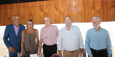  Membros da AGO: Gilberto Januário, Ivone Arello, Evaldir Barboza de Paula, Álvaro Fonseca e Adevaldo Calegari
